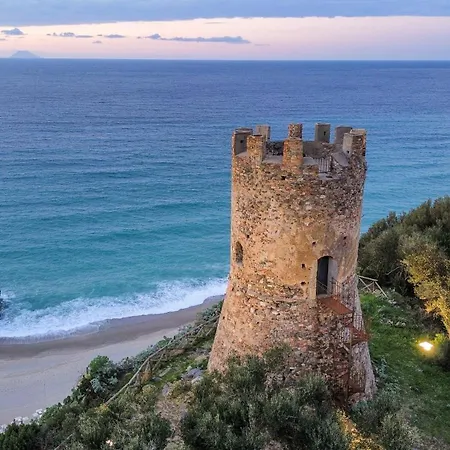 Apartmán La Torre Saracena - With Services & Free Parking