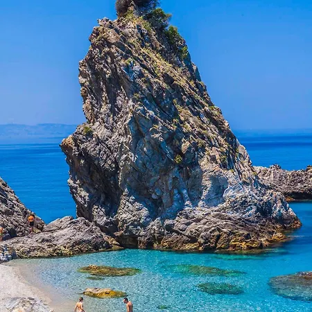 La Torre Saracena - With Services & Free Parking