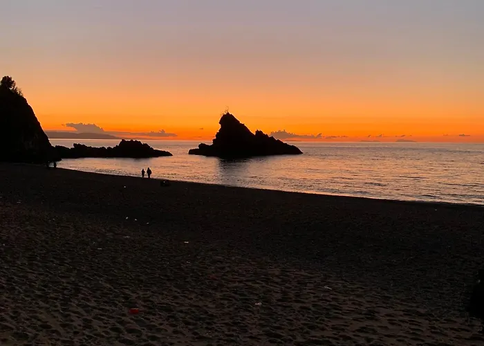 Apartmán La Torre Saracena - With Services & Free Parking *