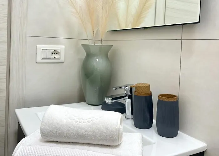 La Torre Saracena - With Services & Free Parking